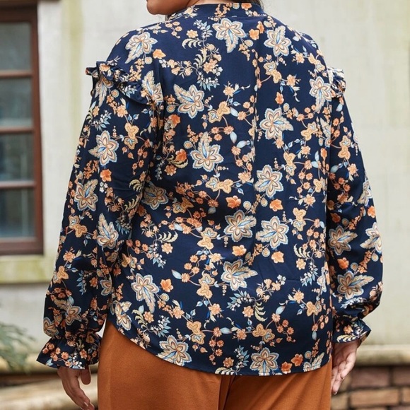 Plus Size Top - Picture 2 of 2